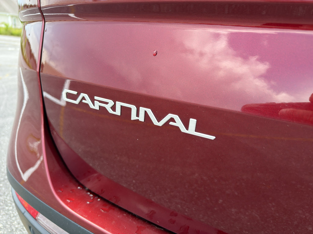 Used 2024 Kia Carnival LX FWD image 12