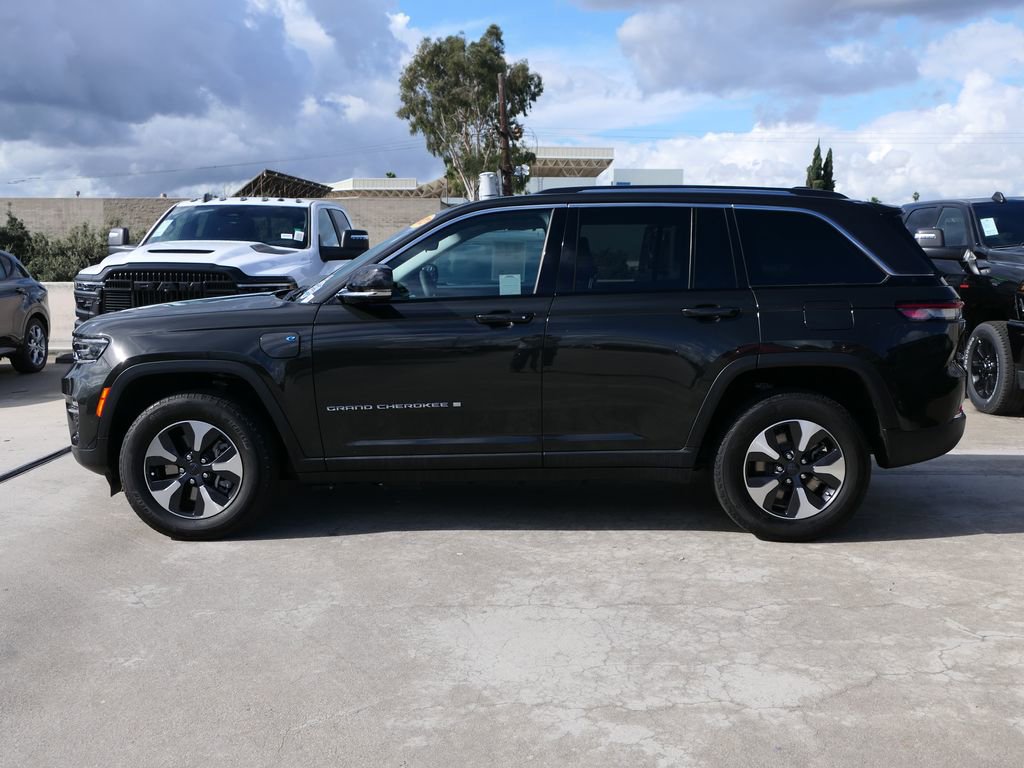 Used 2023 Jeep Grand Cherokee 4WD 4xe image 6