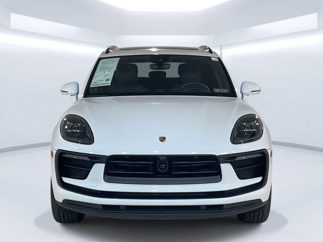 Certified 2026 Porsche Macan AWD/4WD image 10