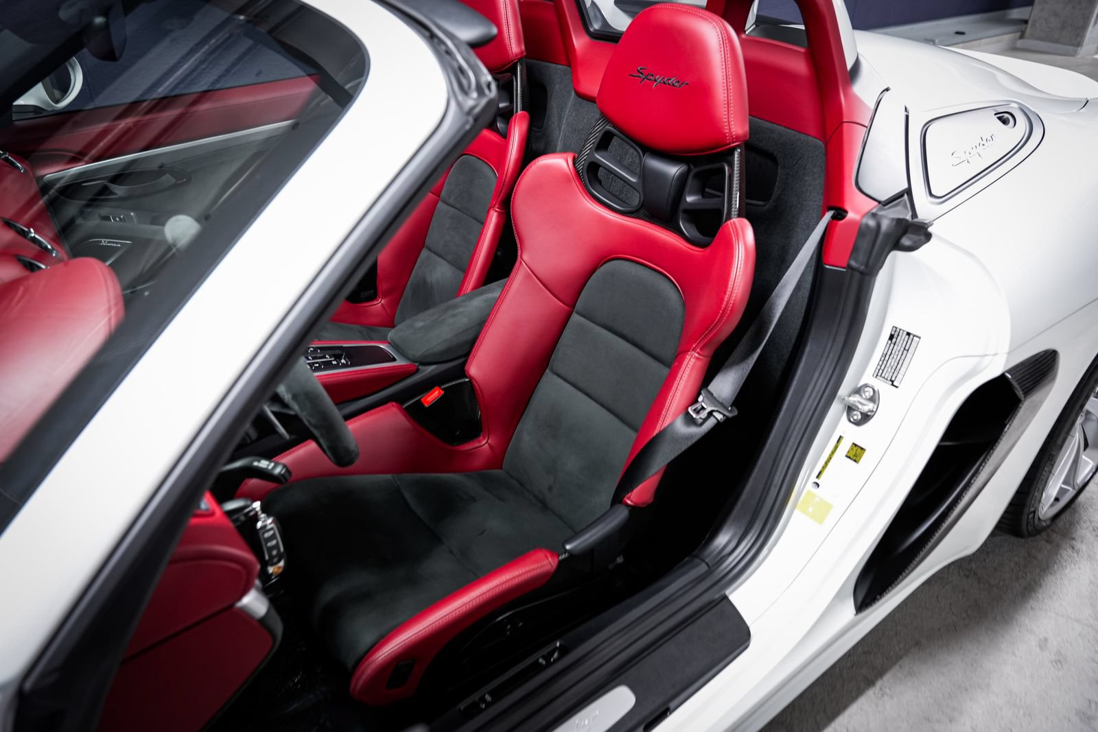 Used 2022 Porsche 718 Boxster Spyder RWD image 18