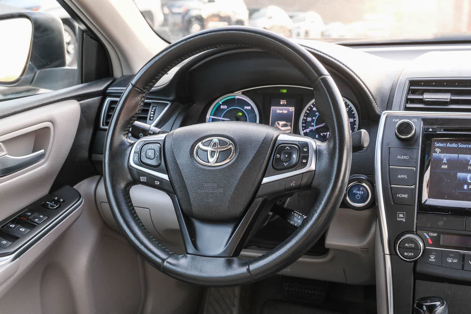Used 2017 Toyota Camry XLE w/ Moonroof Package FWD image 17