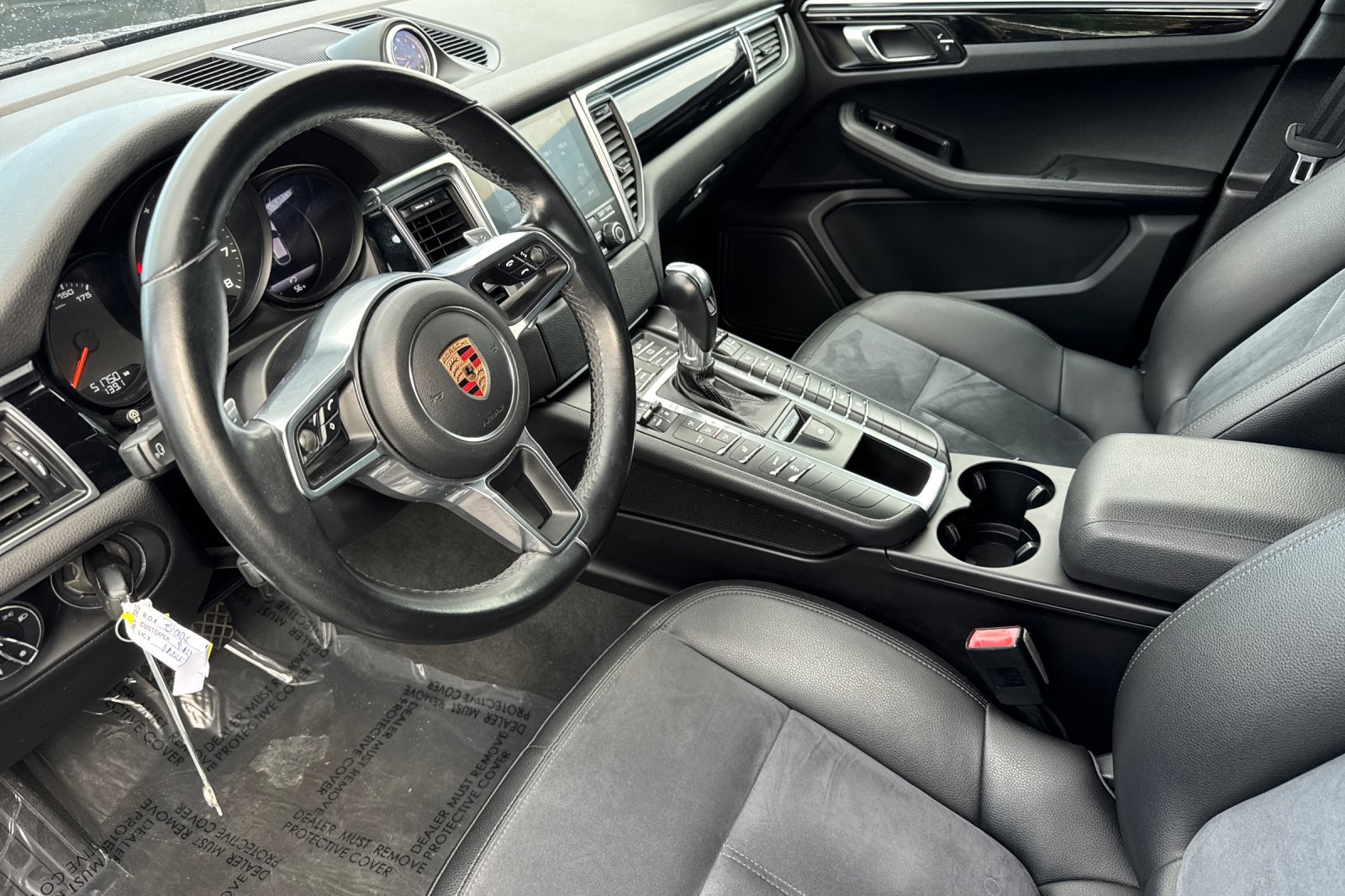 Used 2018 Porsche Macan AWD/4WD image 10