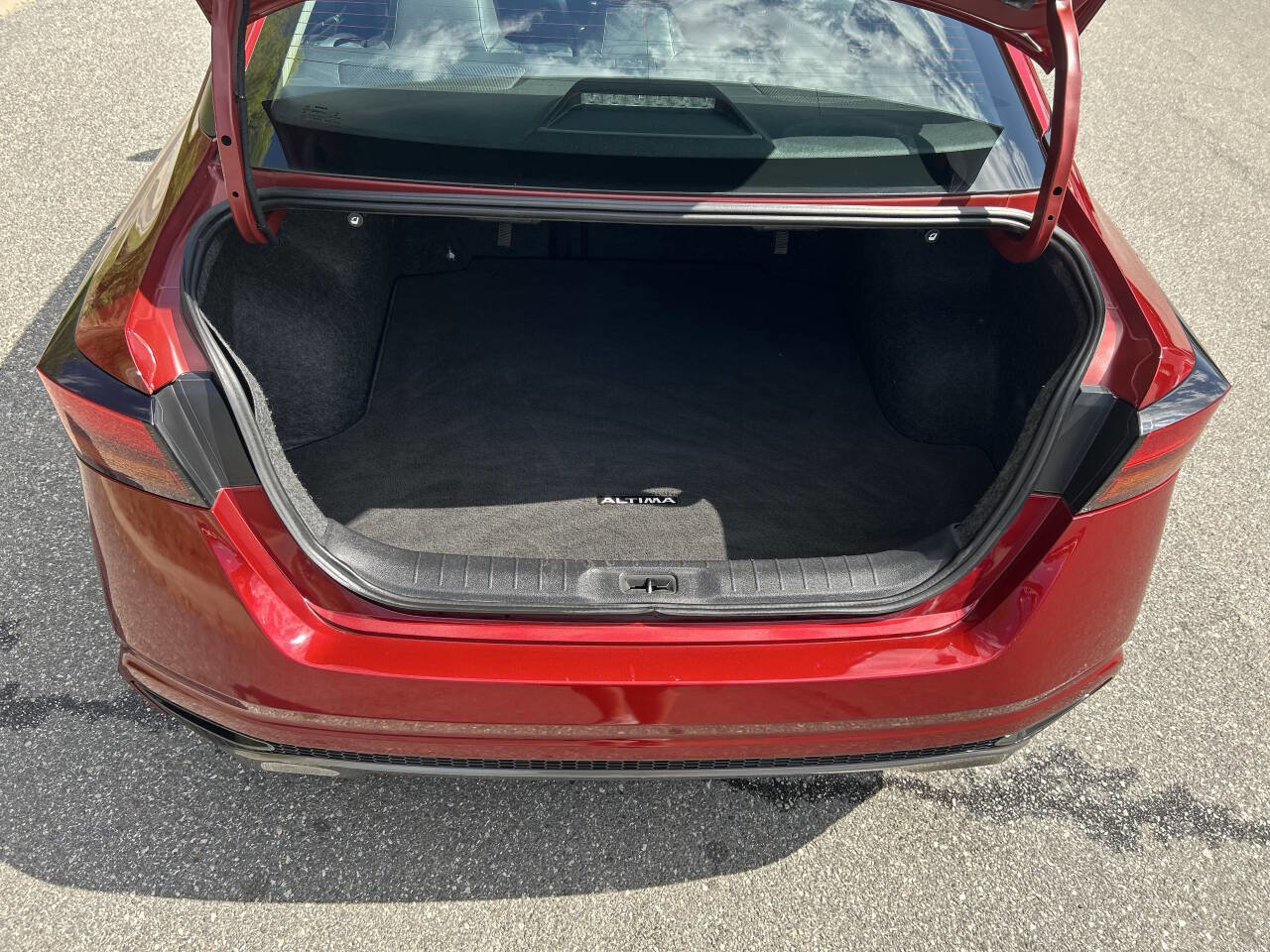 Used 2019 Nissan Altima 2.5 SR FWD image 23