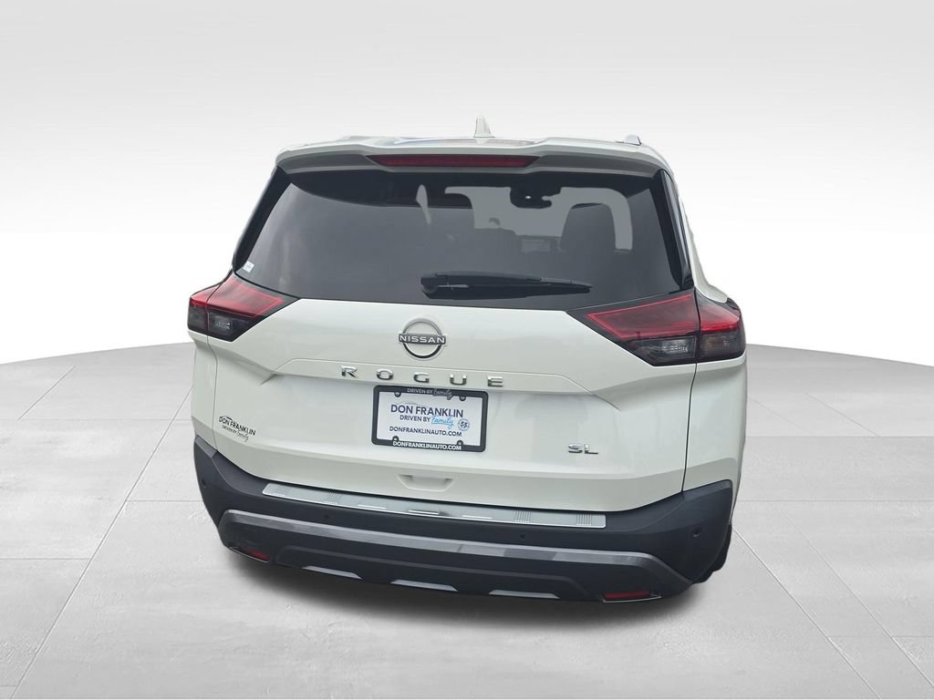 Used 2023 Nissan Rogue SL w/ SL Premium Package FWD image 4