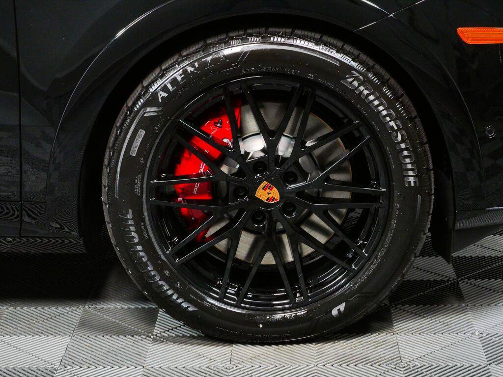 New 2026 Porsche Cayenne GTS AWD/4WD image 40