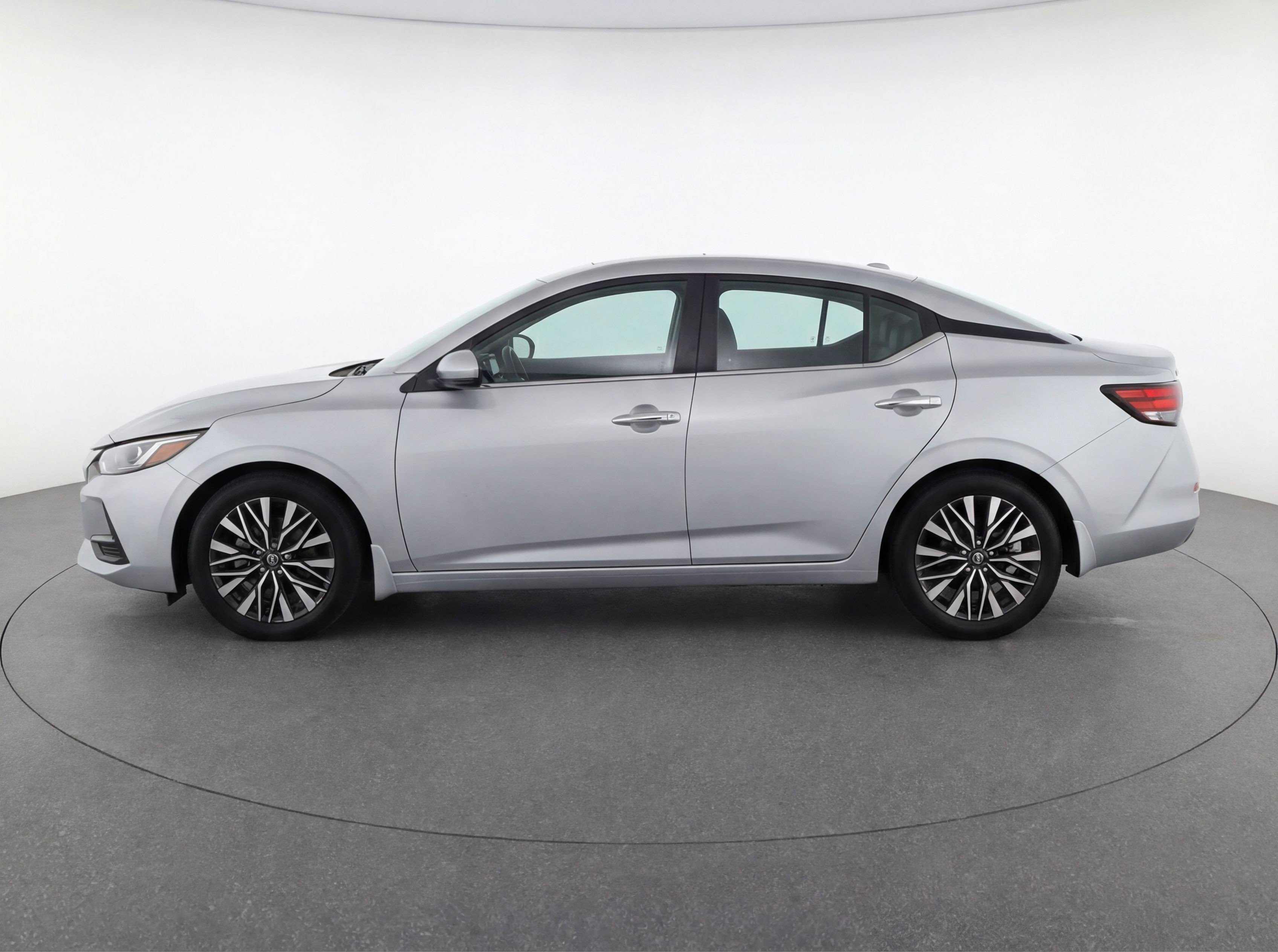 Used 2024 Nissan Altima 2.5 SV FWD image 5