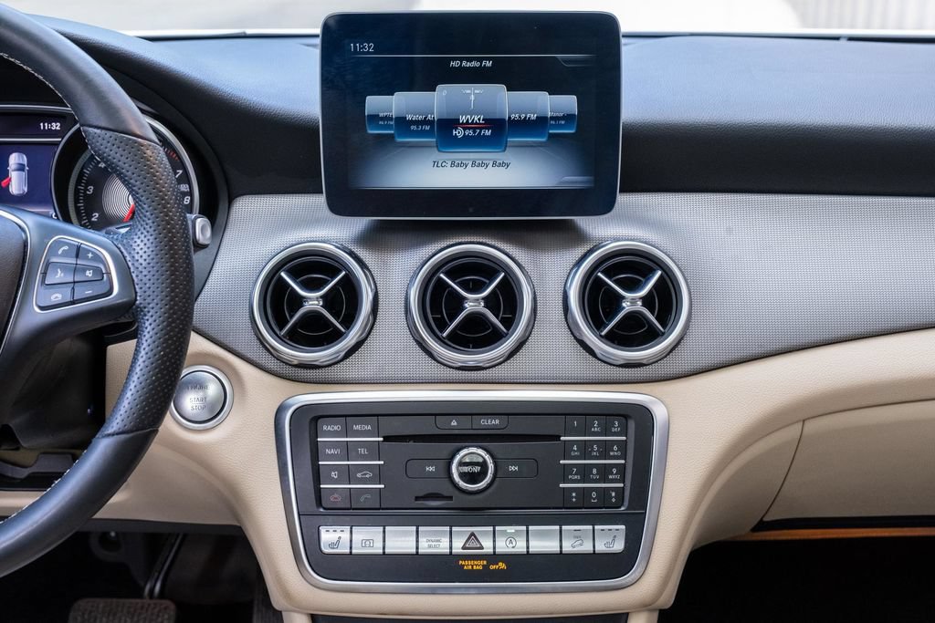 Used 2019 Mercedes-Benz GLA 250 4MATIC image 25