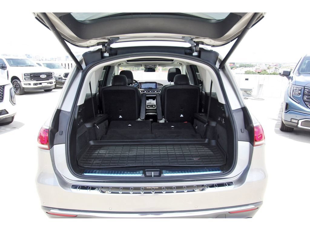 Used 2023 Mercedes-Benz GLS 450 4MATIC image 30