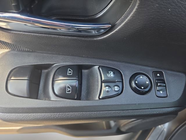 Used 2024 Nissan Kicks SV FWD image 17