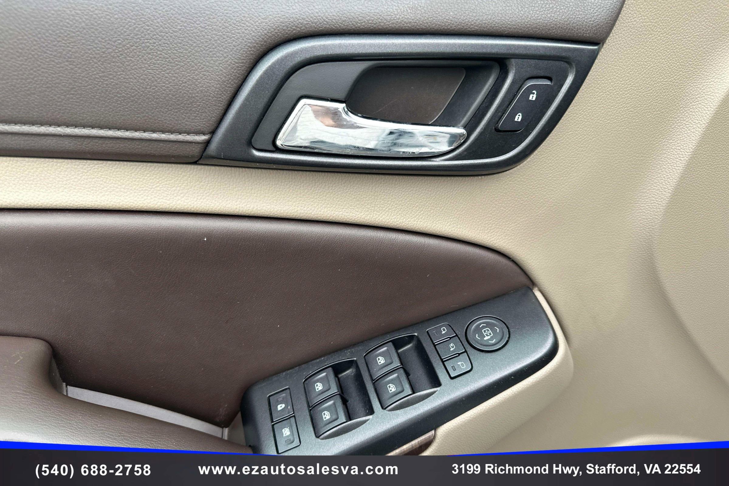 Used 2016 Chevrolet Suburban LT image 19