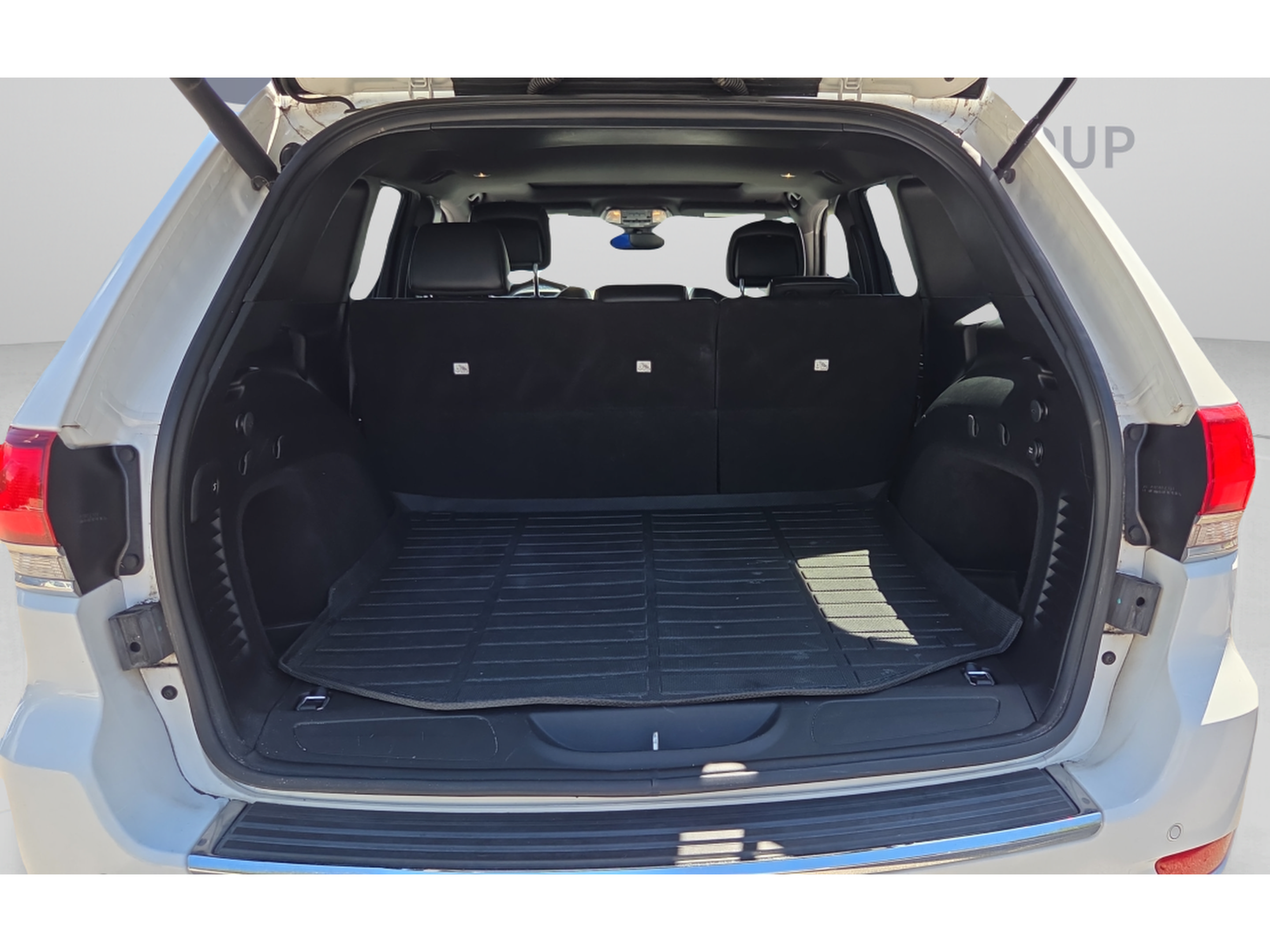 Used 2020 Jeep Grand Cherokee Limited AWD/4WD image 14