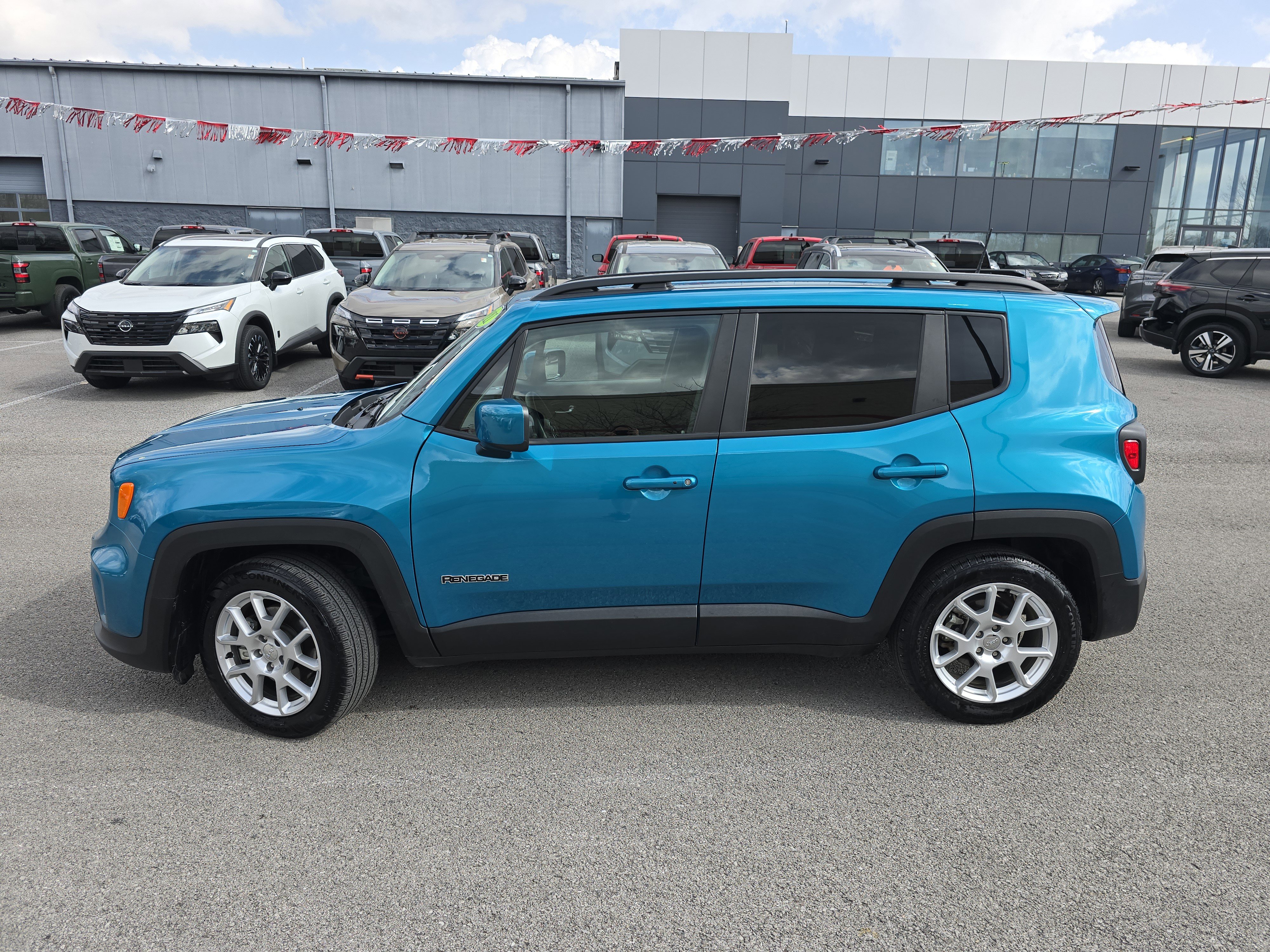 Used 2021 Jeep Renegade Latitude image 16