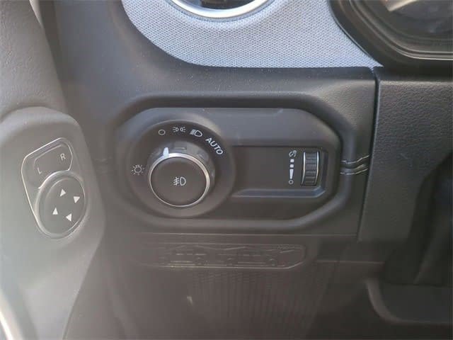 Used 2024 Jeep Wrangler Sahara w/ Safety Group image 14