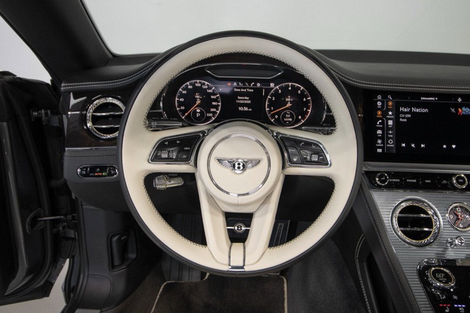 Used 2021 Bentley Continental GT image 25