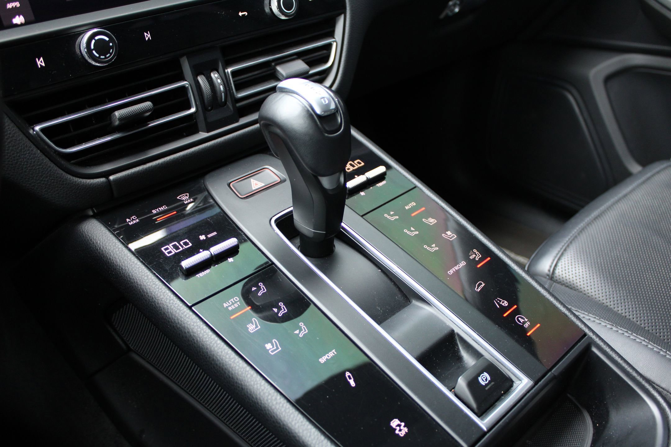 Certified 2023 Porsche Macan image 21