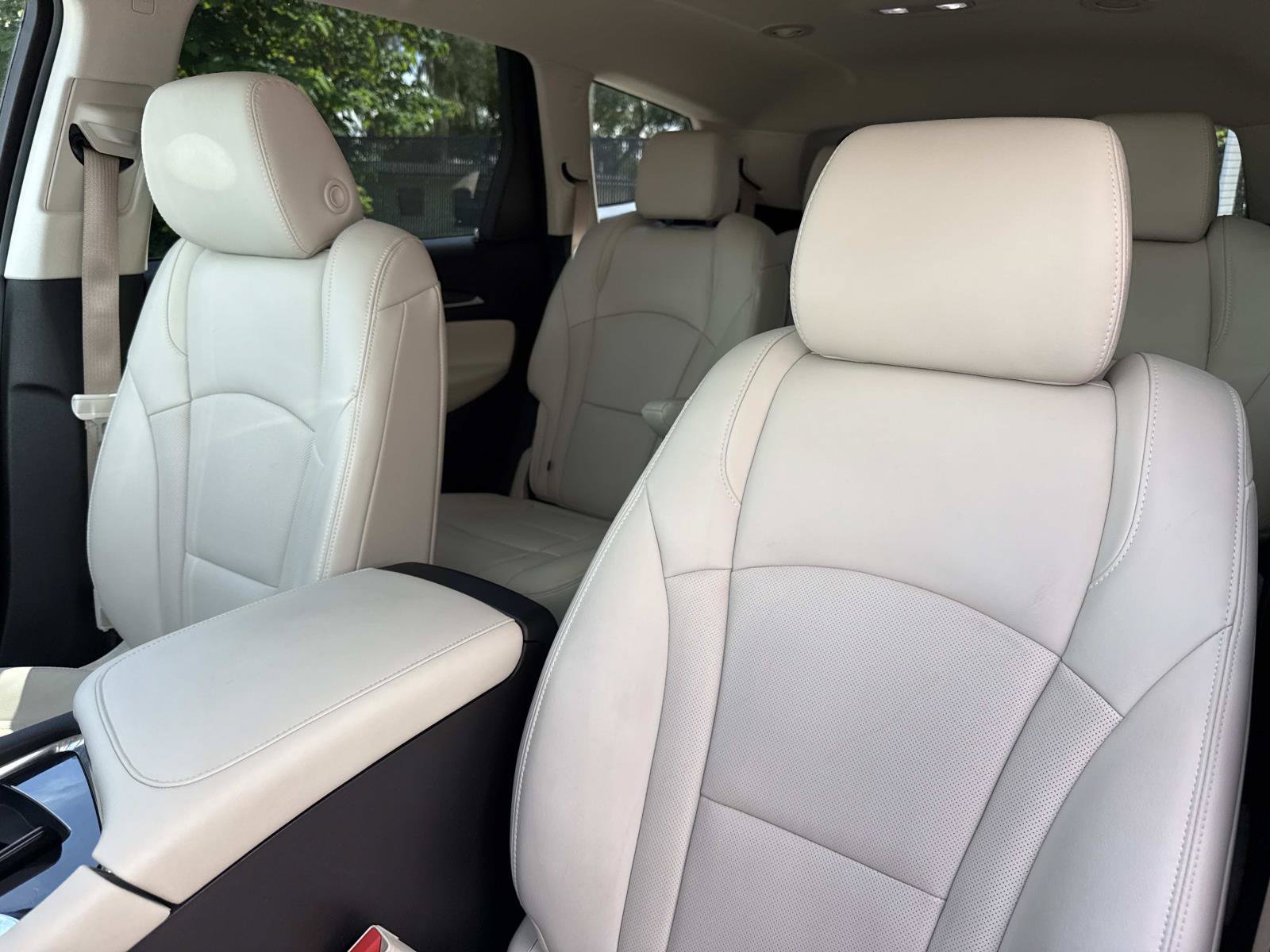 Used 2023 Buick Enclave Essence AWD/4WD image 22