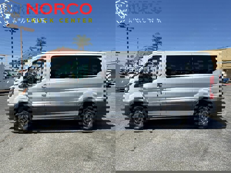 Used 2017 Ford Transit 150 XL image 6