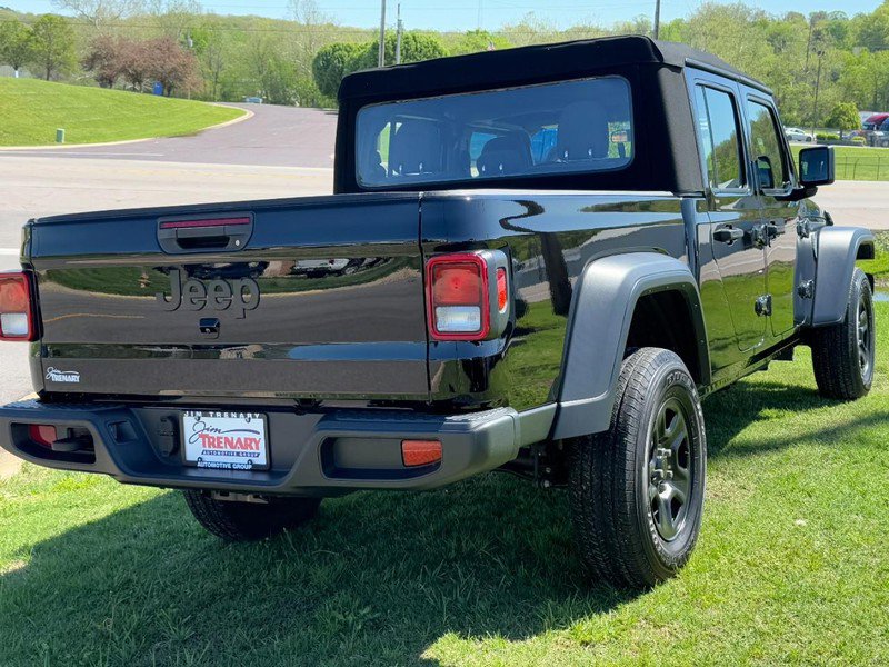 Used 2024 Jeep Gladiator Sport AWD/4WD image 3