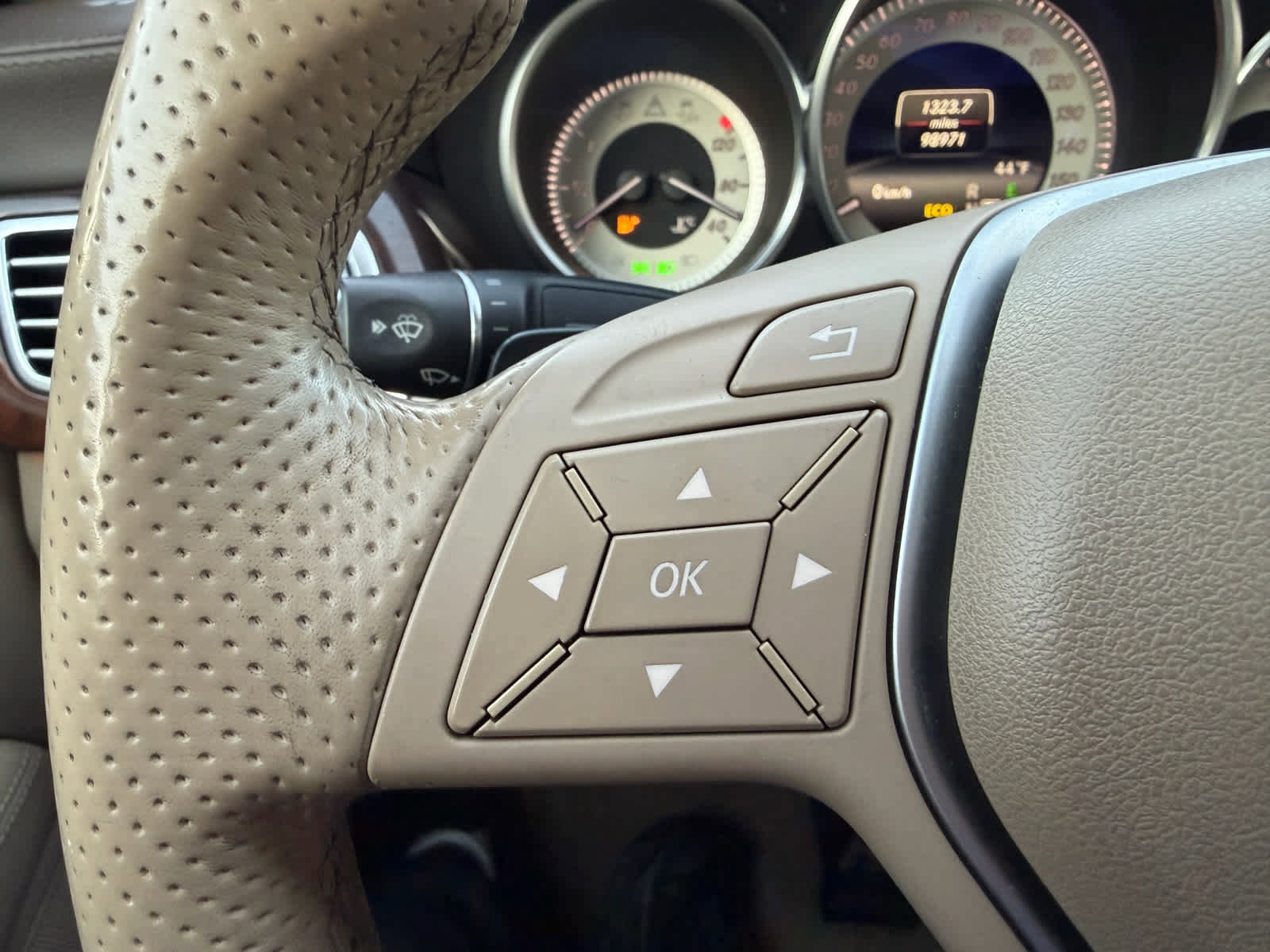 Used 2014 Mercedes-Benz CLS 550 4MATIC image 21