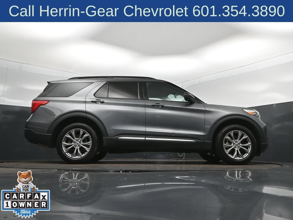Used 2023 Ford Explorer XLT w/ Equipment Group 202A AWD/4WD image 43