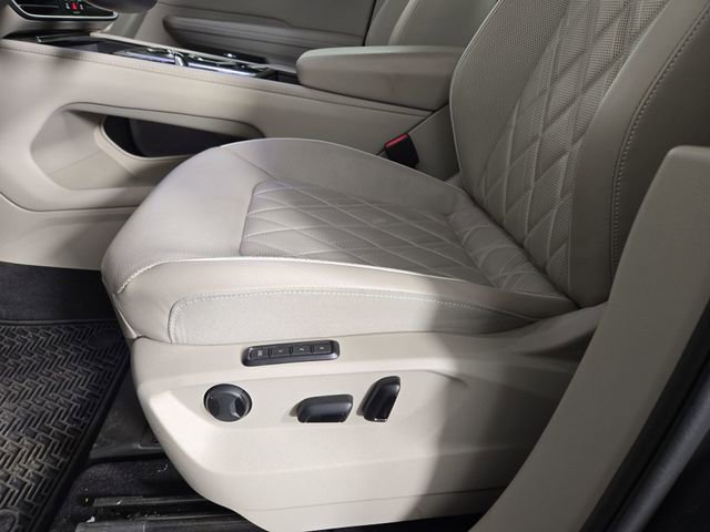 Used 2024 Volkswagen Atlas SEL Premium R-Line image 32