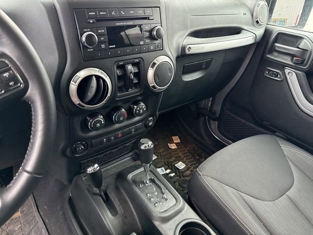 Used 2018 Jeep Wrangler Unlimited Rubicon w/ Connectivity Group image 8