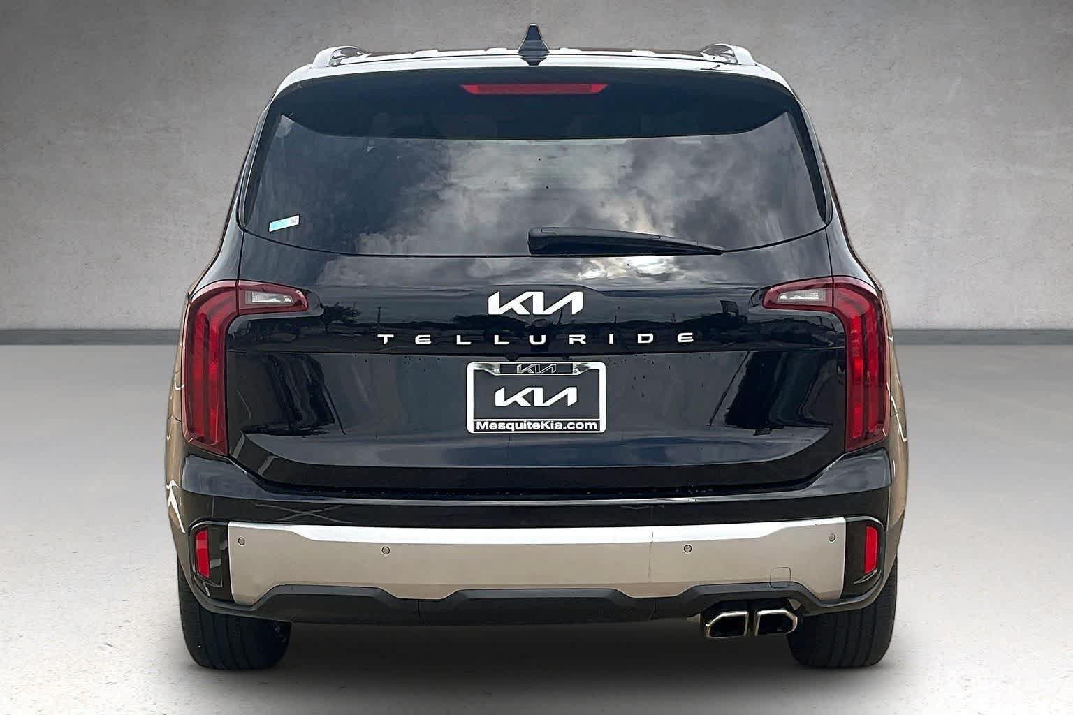 Used 2023 Kia Telluride S FWD image 5