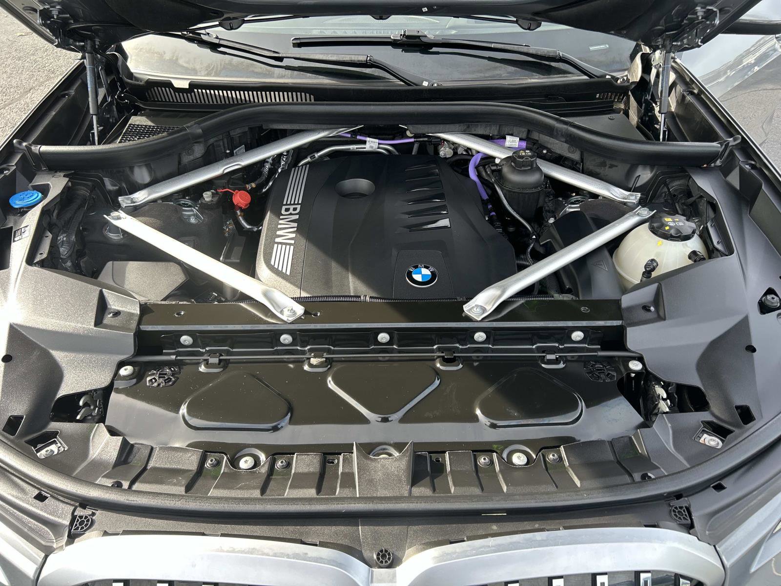 Used 2024 BMW X7 xDrive40i w/ Premium Package image 37