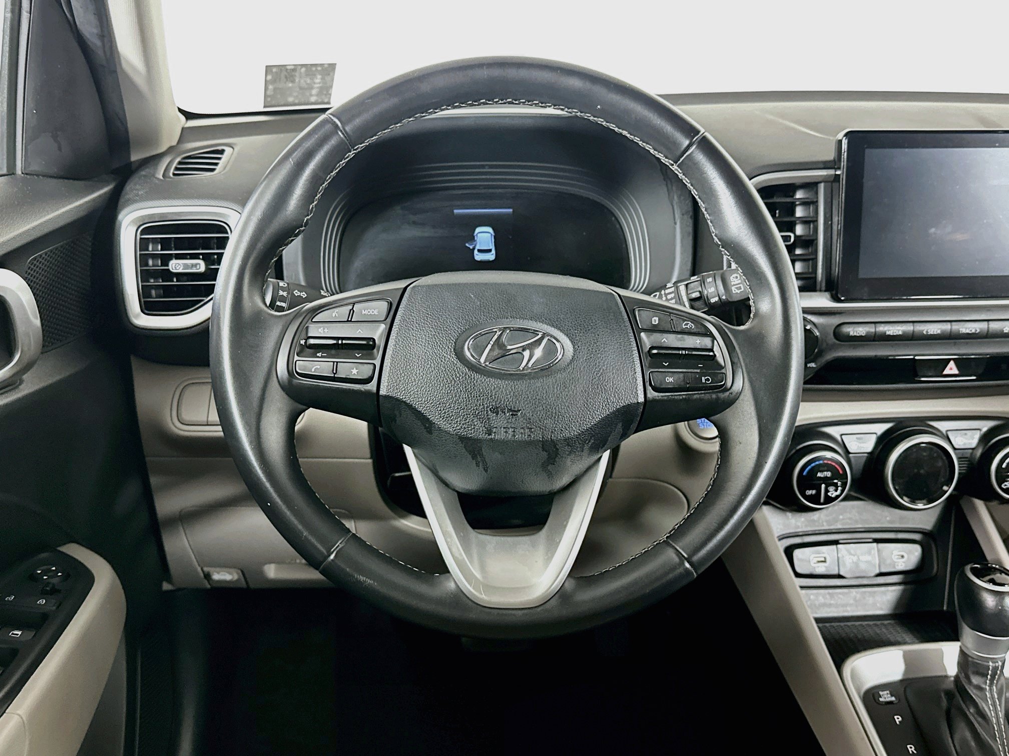 Used 2025 Hyundai Venue SEL FWD image 17