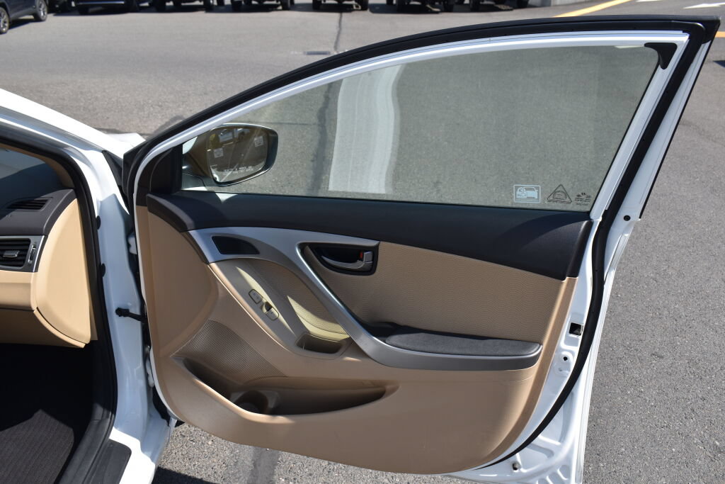 Used 2013 Hyundai Elantra Limited FWD image 24
