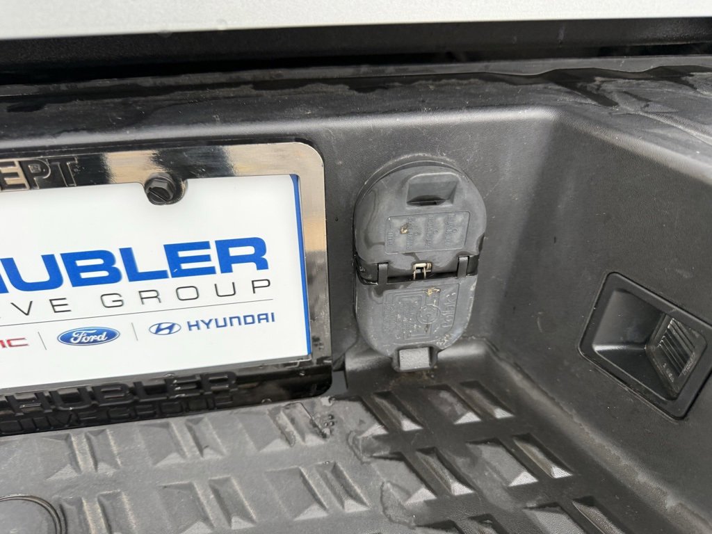 Used 2017 Nissan Titan SL image 59