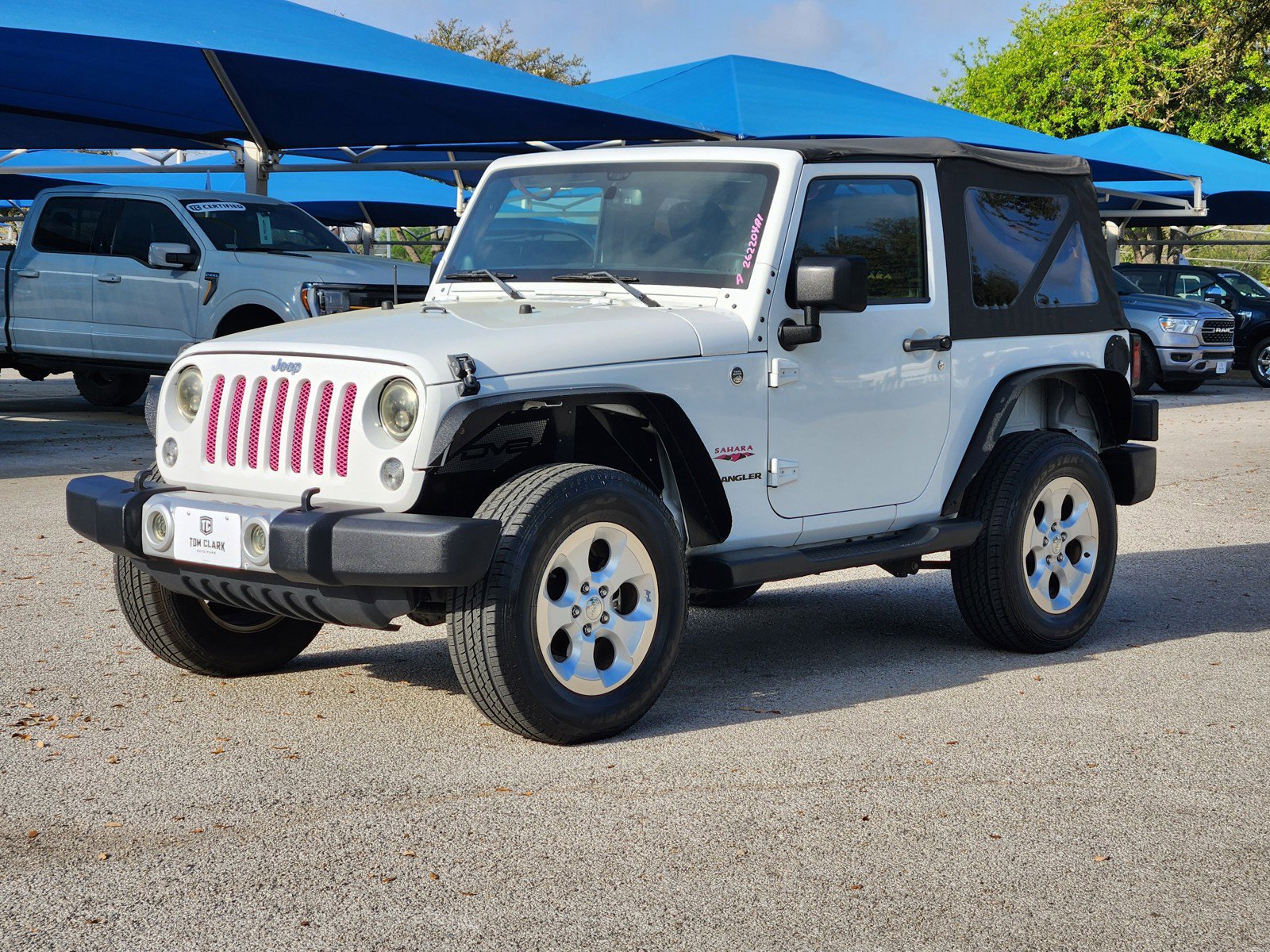Used 2014 Jeep Wrangler Sahara image 2