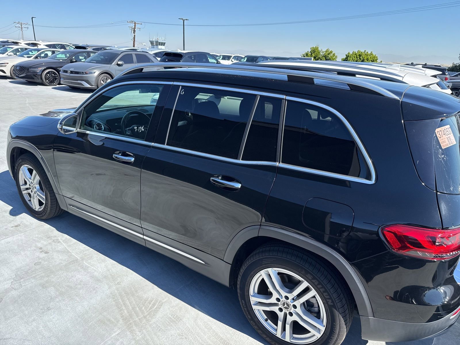Used 2021 Mercedes-Benz GLB 250 w/ Premium Package image 6