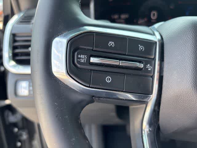 Used 2024 GMC Acadia Elevation AWD/4WD image 11