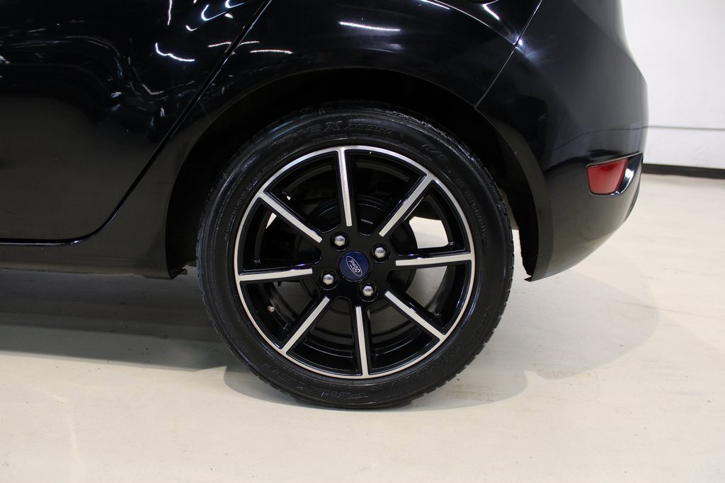 Used 2018 Ford Fiesta SE w/ Equipment Group 201A image 9