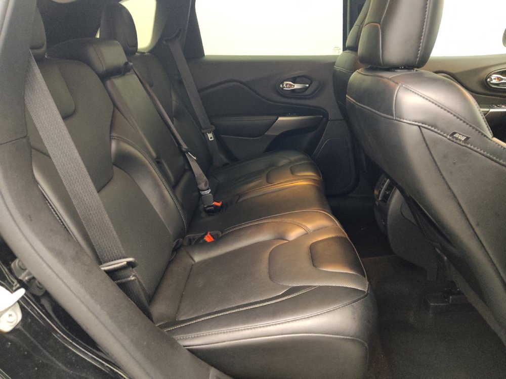Used 2022 Jeep Cherokee Latitude Lux FWD image 19