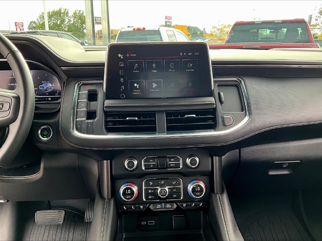 Used 2024 GMC Yukon XL AT4 w/ AT4 Premium Plus Package AWD/4WD image 17