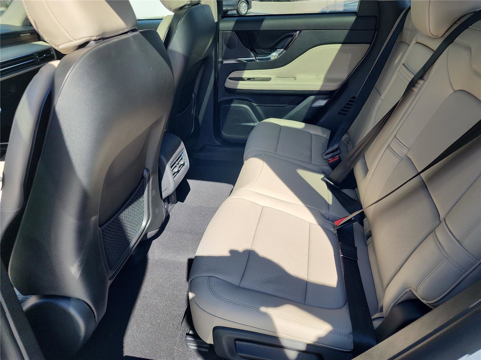 New 2026 Lincoln Corsair Reserve image 22