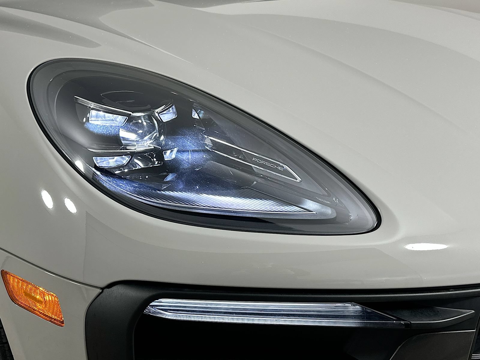 New 2026 Porsche Macan Turbo AWD/4WD image 9