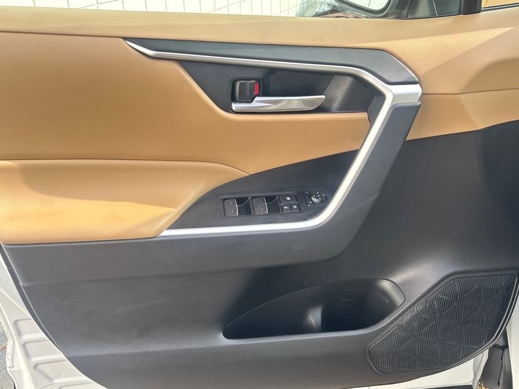 Used 2023 Toyota RAV4 XLE image 6