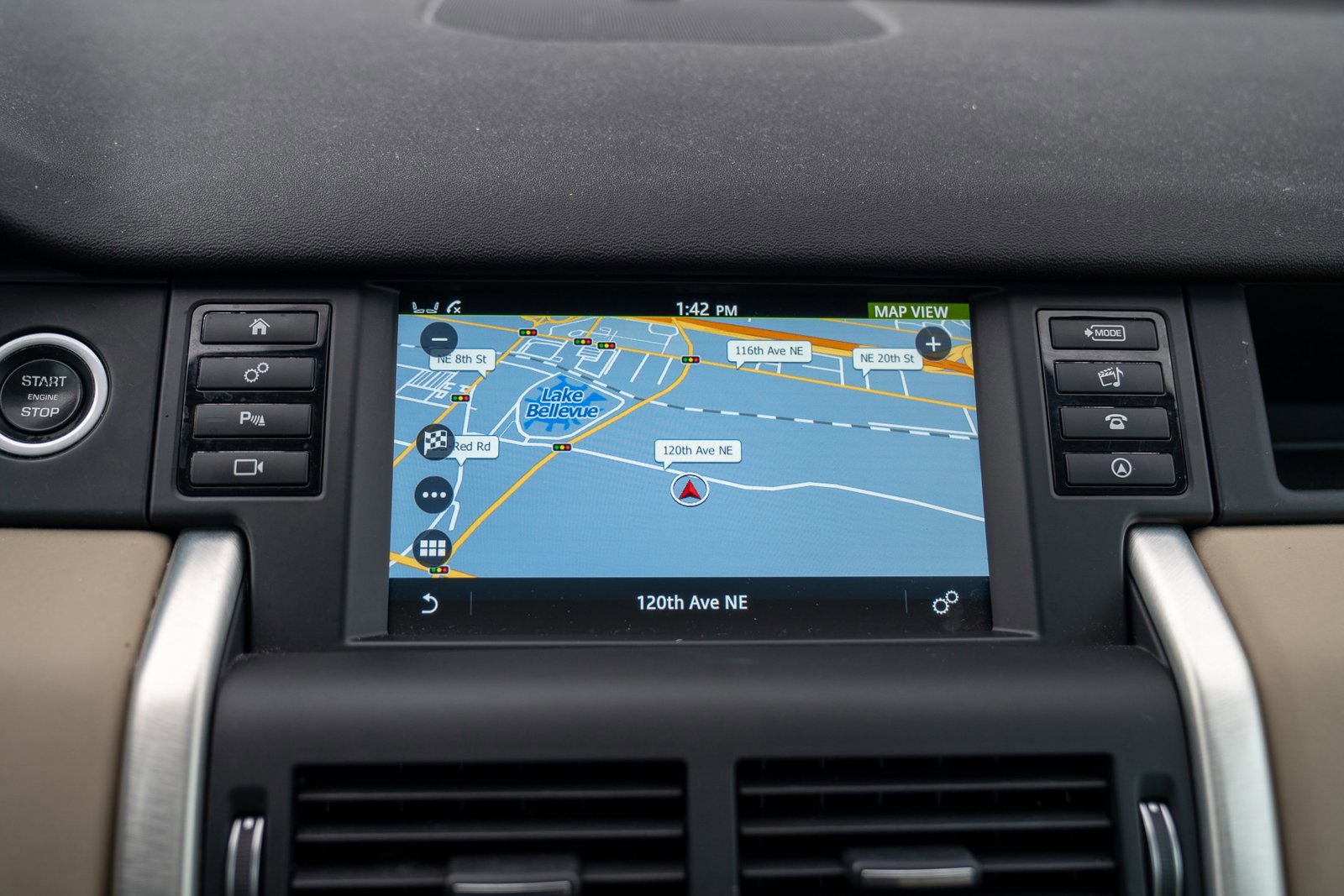 Used 2017 Land Rover Discovery Sport HSE image 15