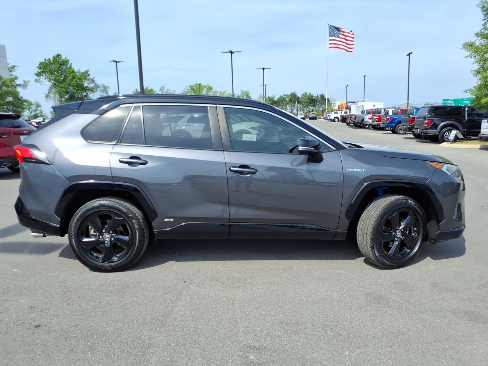 Used 2019 Toyota RAV4 XSE w/ XSE Weather Package AWD/4WD image 2