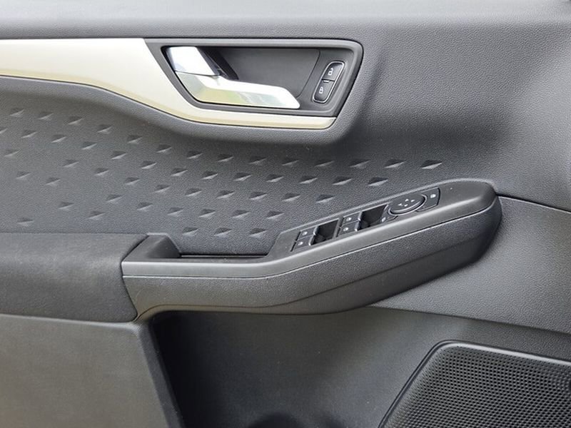 Used 2020 Ford Escape SE image 27