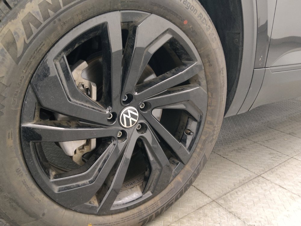 Used 2023 Volkswagen Atlas SE w/ Black Wheel Package FWD image 31