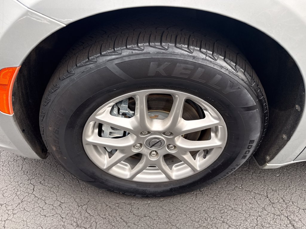 Used 2024 Chrysler Pacifica Touring-L FWD image 25