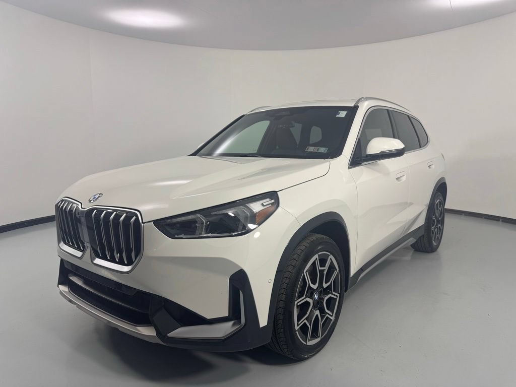 Certified 2025 BMW X1 xDrive28i w/ Convenience Package AWD/4WD image 4