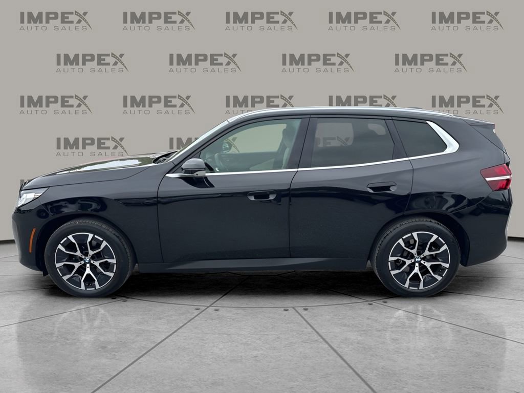 Used 2025 BMW X3 xDrive30i AWD/4WD image 2