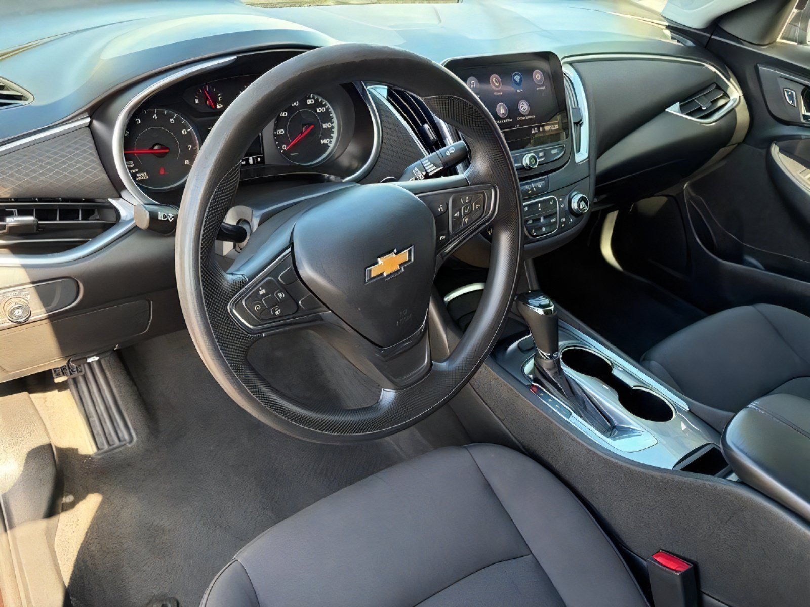 Used 2020 Chevrolet Malibu LT FWD image 16