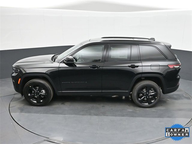 Used 2025 Jeep Grand Cherokee Limited w/ Luxury Tech Group II image 35