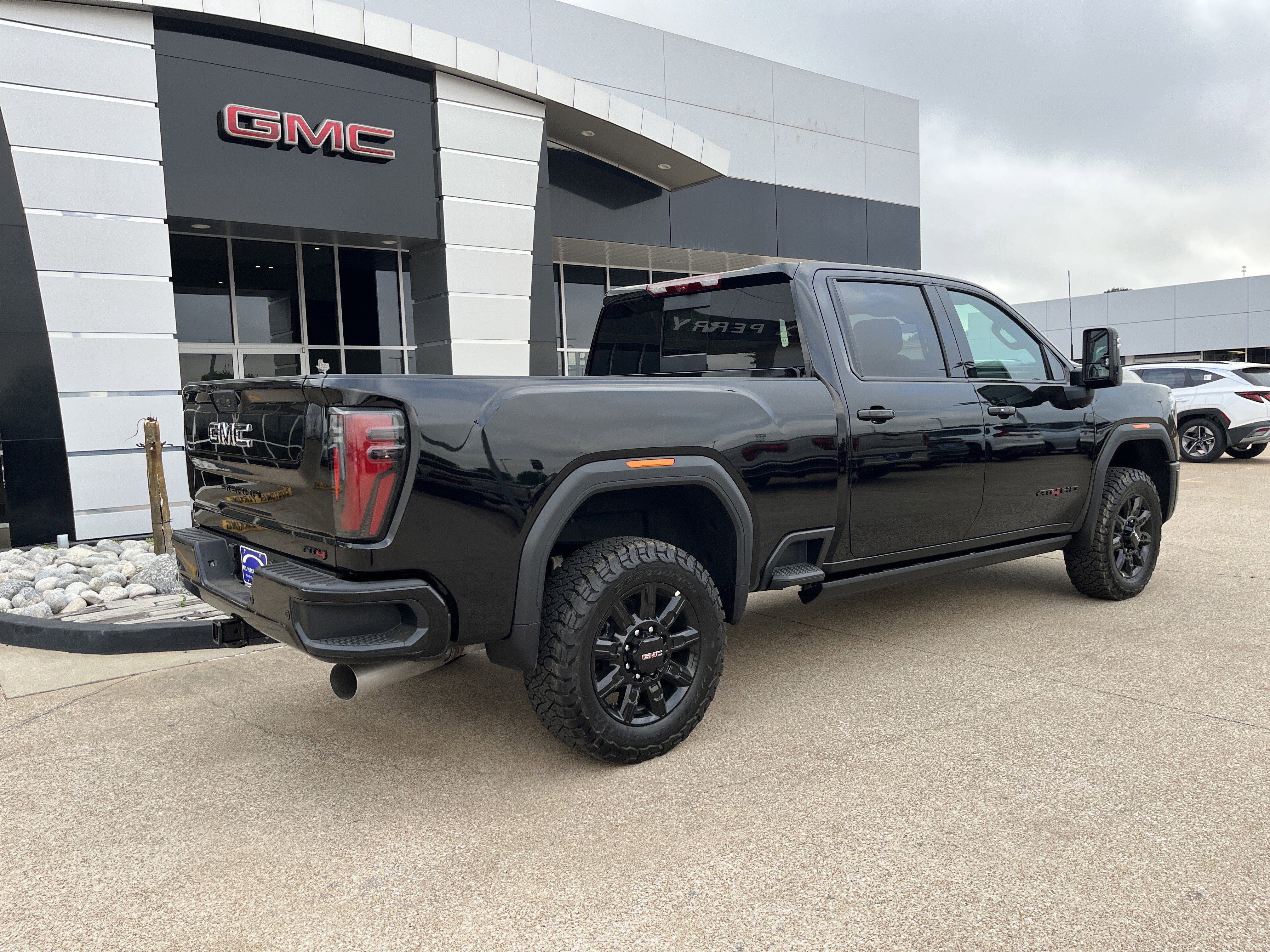 New 2026 GMC Sierra 2500 AT4 w/ AT4 Premium Plus Package image 3